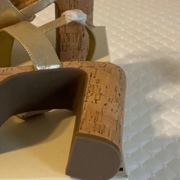 ANNE KLEIN Zaya Heeled Sandals - Picture 4 of 8